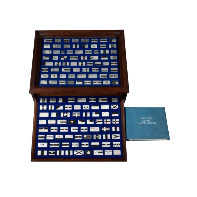 Franklin Mint | The Flags of the United Nations .925 sterling front