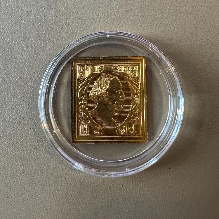 Gold stamp | The first Dutch stamp front